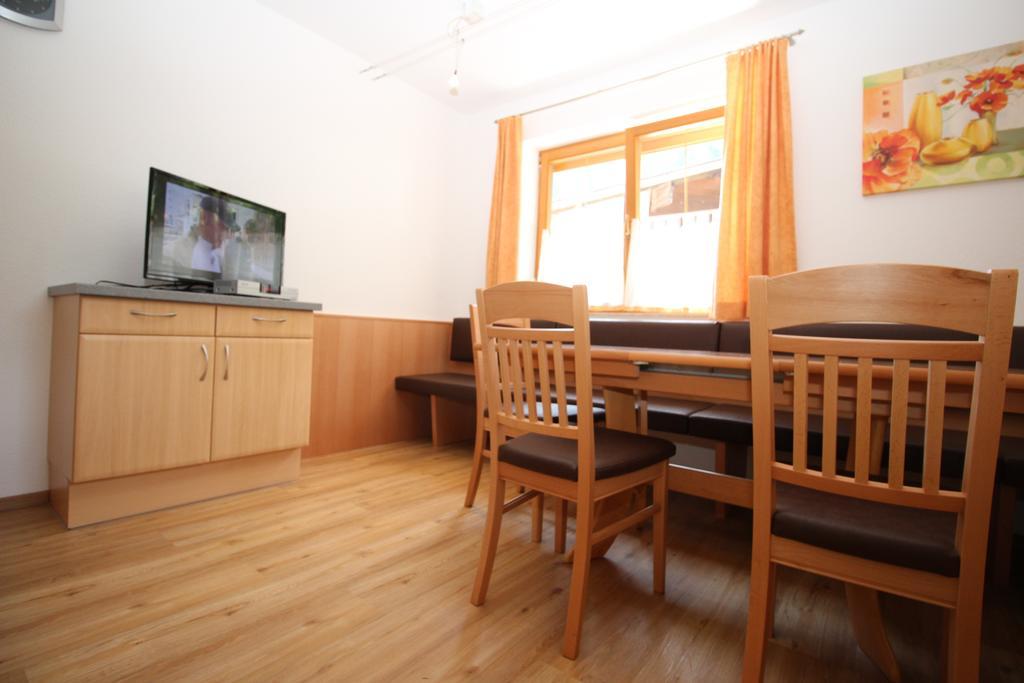 Haus Peter Schiestl Apartment Zell am Ziller Phòng bức ảnh